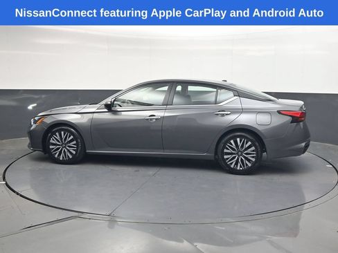 Used 2025 Nissan Altima 2.5 SV FWD image 7