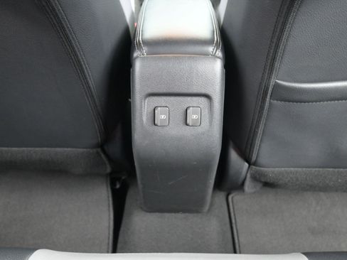 Used 2023 Nissan Kicks SR w/ SR Premium Package FWD image 18