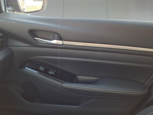 Used 2023 Nissan Altima 2.5 SV image 23