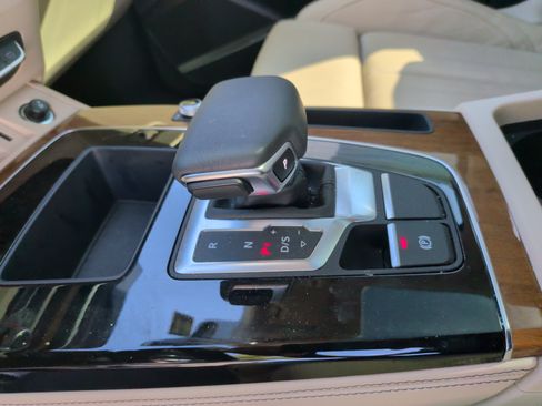 Certified 2024 Audi Q5 e Premium Plus w/ Premium Plus Package AWD/4WD image 25