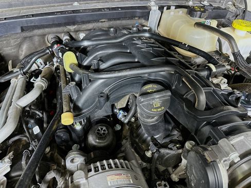 Used 2023 Jeep Gladiator Sport AWD/4WD image 33