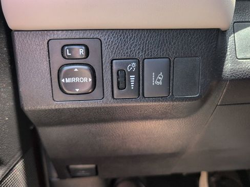 Used 2018 Toyota RAV4 Adventure FWD image 24