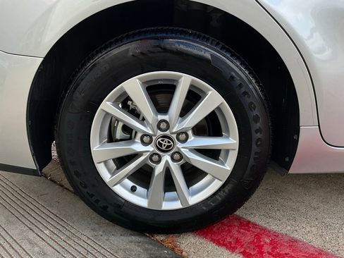 Used 2025 Toyota Camry LE image 9