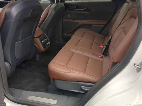 New 2026 Lincoln Nautilus Reserve AWD/4WD image 22