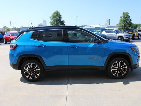 Certified 2023 Jeep Compass Limited w/ Sun and Sound Group AWD/4WD image 6