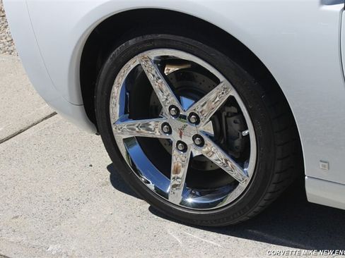 Used 2007 Chevrolet Corvette Convertible w/ Preferred Equipment Group RWD image 24