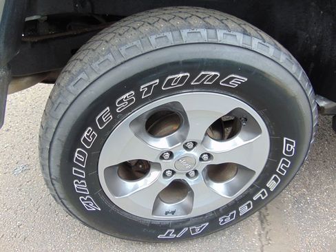 Used 2016 Jeep Wrangler Unlimited Sahara w/ Connectivity Group image 28