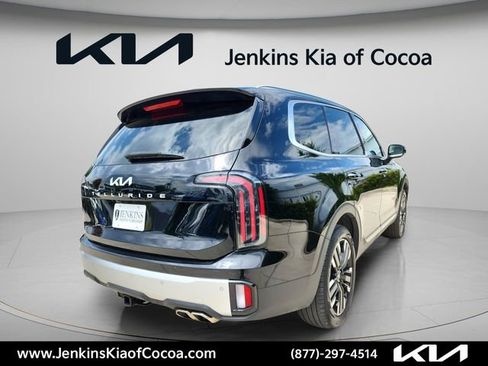 Certified 2024 Kia Telluride SX w/ Towing Package FWD image 5