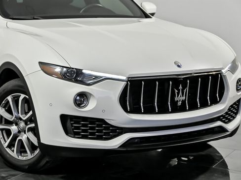 Used 2018 Maserati Levante image 2
