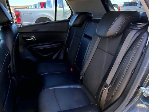 Used 2017 Chevrolet Trax LT w/ LT Convenience Package image 21