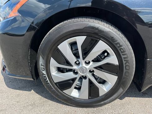 Certified 2025 Nissan Altima 2.5 S FWD image 29