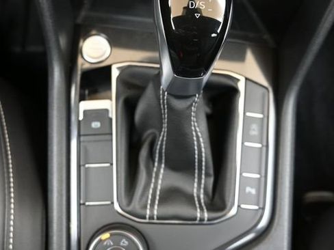 Certified 2024 Volkswagen Tiguan SE R-Line image 34