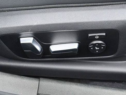 Used 2019 BMW 330i xDrive Sedan w/ M Sport Package AWD/4WD image 41