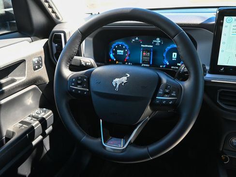 Certified 2025 Ford Bronco Sport Outer Banks w/ Outer Banks Tech Package+ AWD/4WD image 31