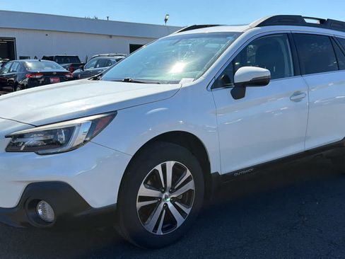 Used 2019 Subaru Outback 2.5i Limited w/ Popular Package #2 AWD/4WD image 2