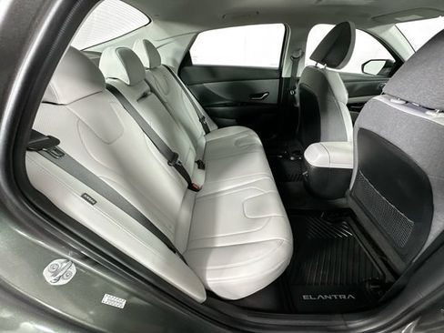 Used 2024 Hyundai Elantra Limited FWD image 29