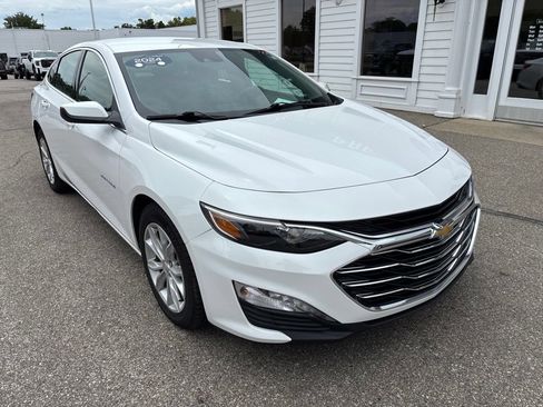 Used 2024 Chevrolet Malibu LT FWD image 3
