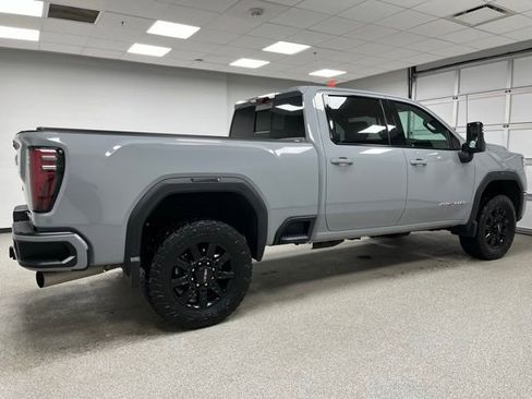 Used 2024 GMC Sierra 3500 AT4 w/ AT4 Premium Plus Package AWD/4WD image 11