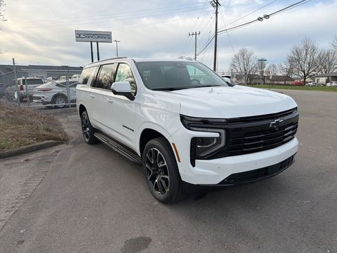 New 2026 Chevrolet Suburban RST image 2