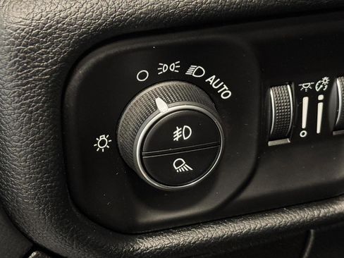 Used 2021 RAM 1500 Laramie AWD/4WD image 14