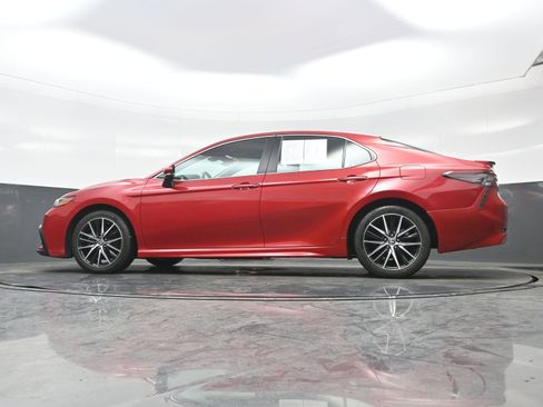 Used 2023 Toyota Camry SE image 28