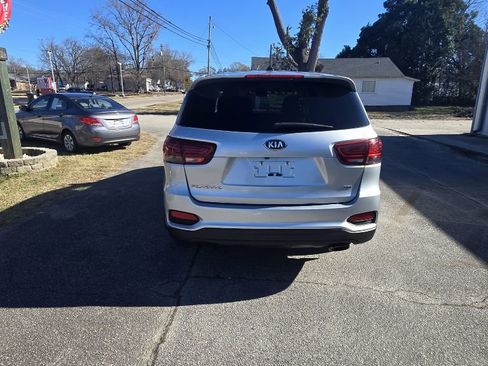 Used 2019 Kia Sorento L image 3