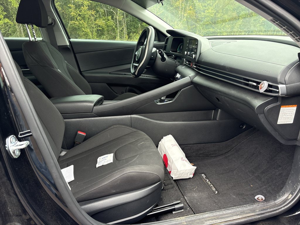 Used 2025 Hyundai Elantra Hybrid FWD image 22