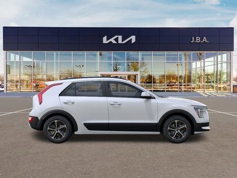 New 2026 Kia Niro LX FWD image 7