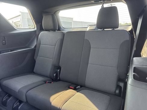 Used 2023 Chevrolet Traverse LT w/ LPO, Floor Liner Package AWD/4WD image 10