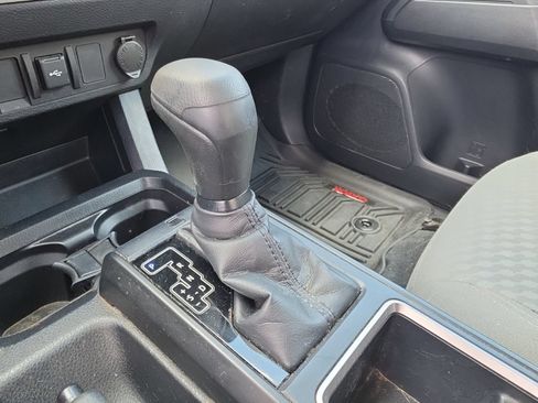 Used 2020 Toyota Tacoma SR AWD/4WD image 20