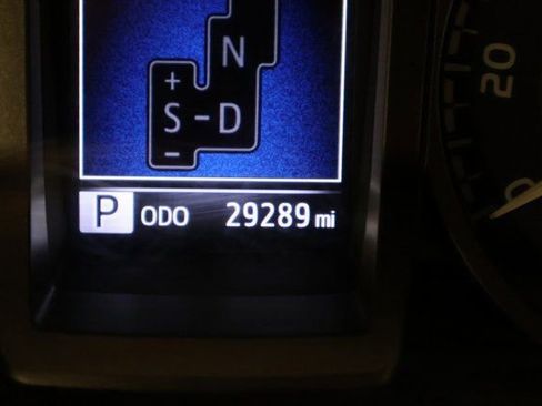 Used 2022 Toyota Tacoma TRD Off-Road image 19