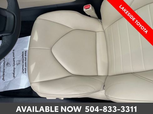 Certified 2024 Toyota Highlander XLE FWD image 32