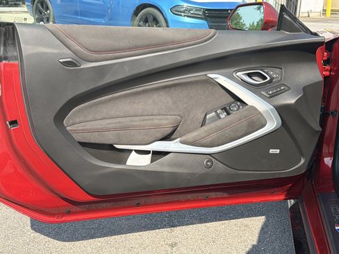 Used 2018 Chevrolet Camaro ZL1 RWD image 15