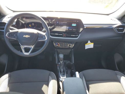 Used 2026 Chevrolet TrailBlazer LT w/ LT Cold Weather Package AWD/4WD image 9