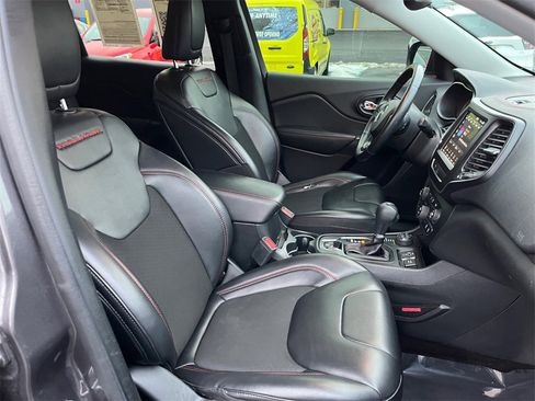 Used 2019 Jeep Cherokee Trailhawk w/ Cold Weather Group image 22