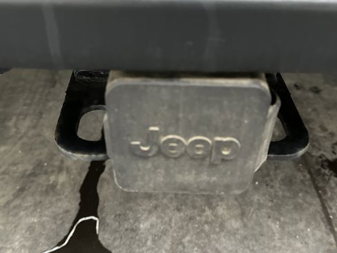 Used 2019 Jeep Wrangler Unlimited Sahara w/ Dual Top Group image 17