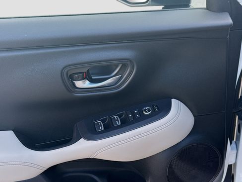 Certified 2023 Honda HR-V EX-L image 17