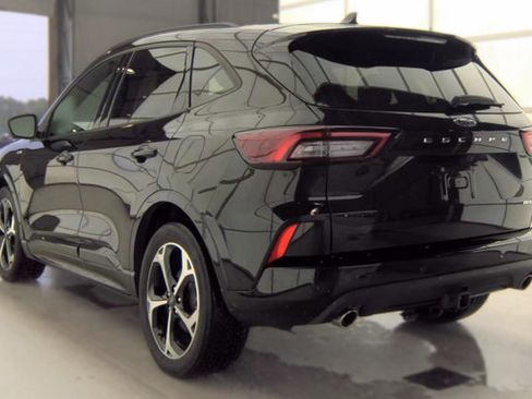 Used 2023 Ford Escape ST-Line Select w/ Tech Pack #2 AWD/4WD image 4