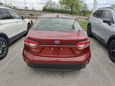 Used 2025 Toyota Corolla LE FWD image 9