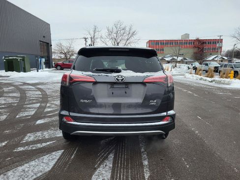 Used 2018 Toyota RAV4 XLE image 4