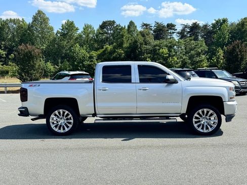 Used 2017 Chevrolet Silverado 1500 LT w/ All Star Edition AWD/4WD image 6