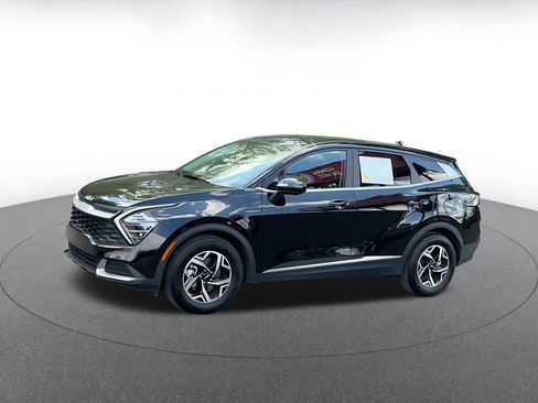 Used 2025 Kia Sportage LX image 8