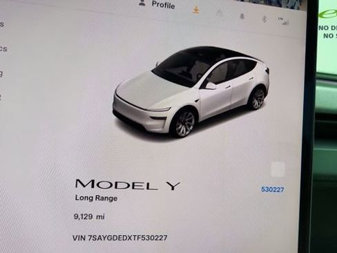 Used 2026 Tesla Model Y Long Range RWD image 36