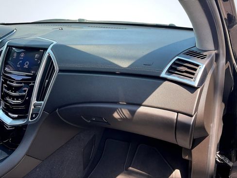 Used 2016 Cadillac SRX Luxury image 17