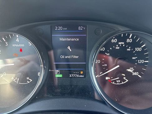 Used 2018 Nissan Rogue S AWD/4WD image 2
