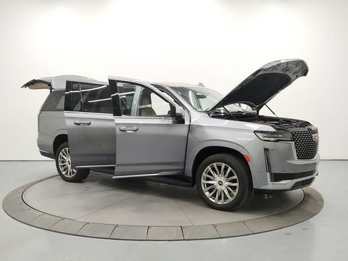 Used 2023 Cadillac Escalade ESV Premium Luxury AWD/4WD image 9