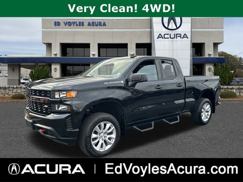 Used 2020 Chevrolet Silverado 1500 Custom w/ Custom Value Package image 1