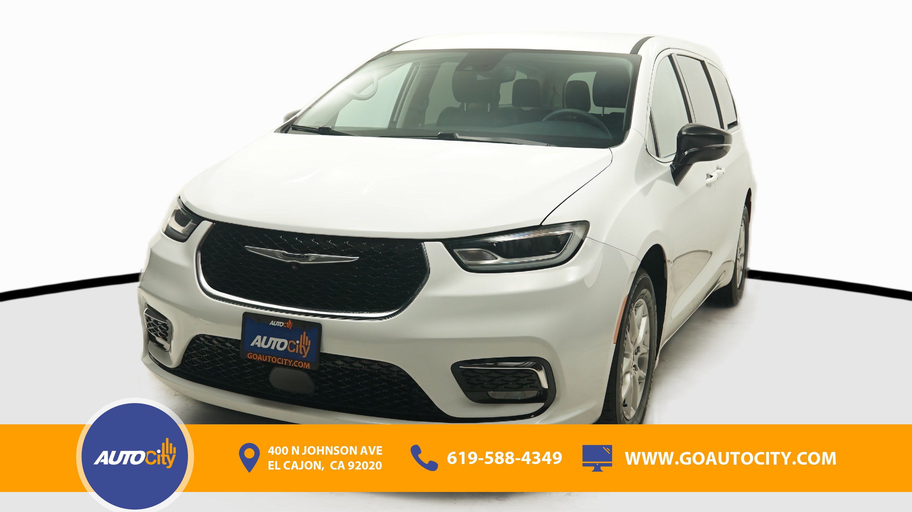 Used 2024 Chrysler Pacifica Touring-L FWD image 1