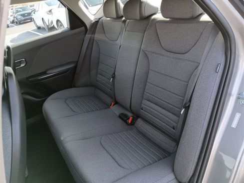 Certified 2025 Kia K4 EX image 28