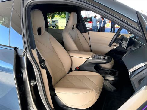 Used 2026 BMW iX xDrive60 AWD/4WD image 10